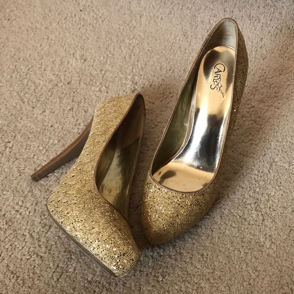 Gold heels for the Holidays 👑